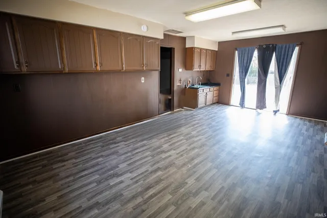 $280,000 | 57616 County Road 13, Elkhart, IN 46516