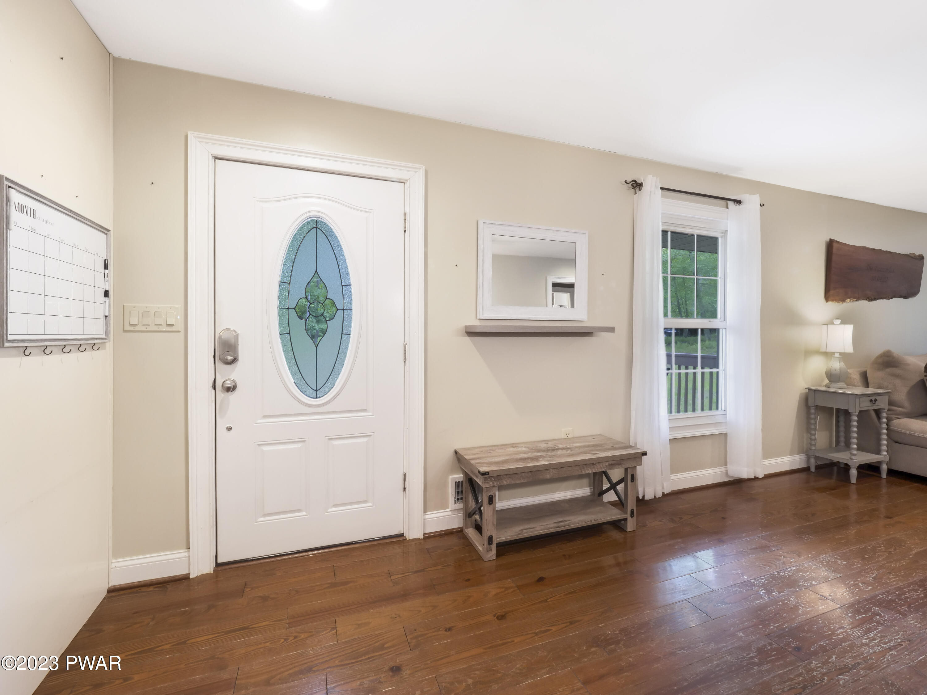 2120 Spring Drive Bushkill, PA 18324 - Photo 6 of 27 Entry