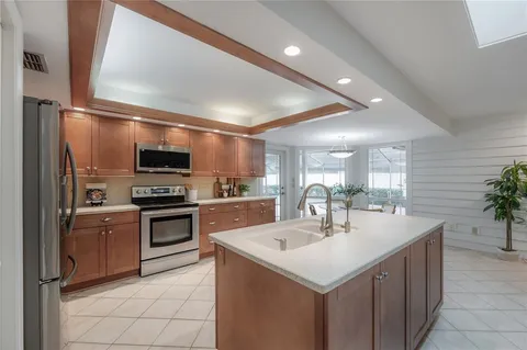 $629,900 | 3341 Foxridge Circle, Tampa, FL 33618