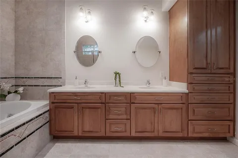 $629,900 | 3341 Foxridge Circle, Tampa, FL 33618