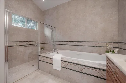 $629,900 | 3341 Foxridge Circle, Tampa, FL 33618