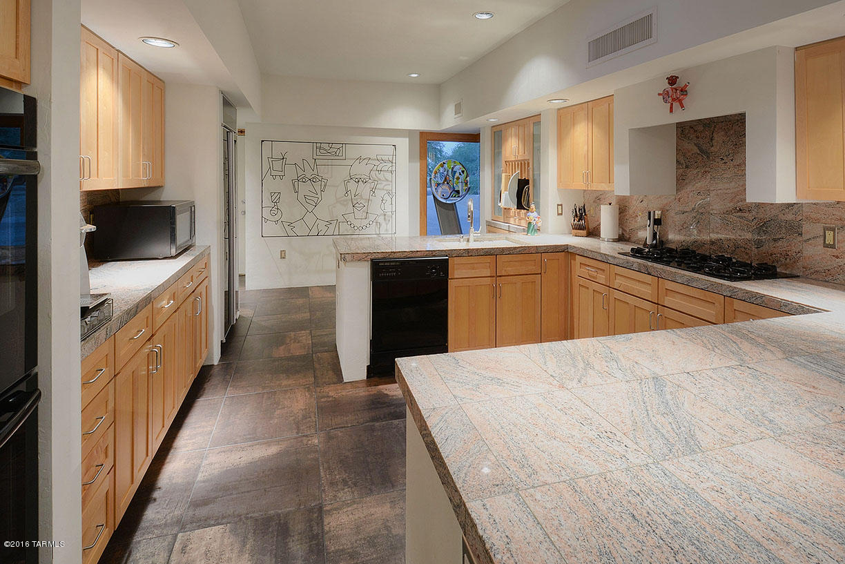 1924 East Buck Ridge Place Oro Valley, AZ 85737 - Photo 35 of 36