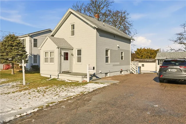 $3,400 | 65 Maple Avenue, Middletown, RI 02842