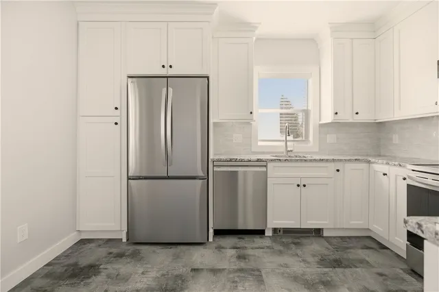 $3,400 | 65 Maple Avenue, Middletown, RI 02842