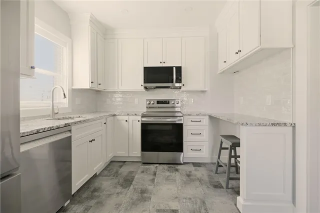 $3,400 | 65 Maple Avenue, Middletown, RI 02842