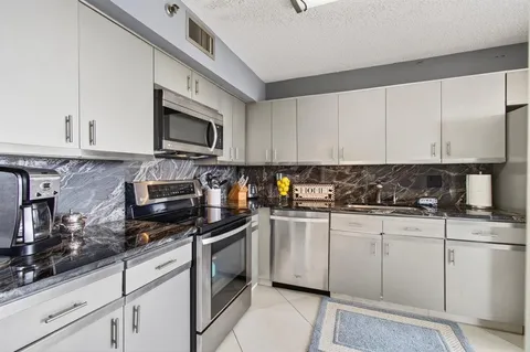 $319,900 | 7145 Promenade Drive, Unit 602, Boca Raton, FL 33433