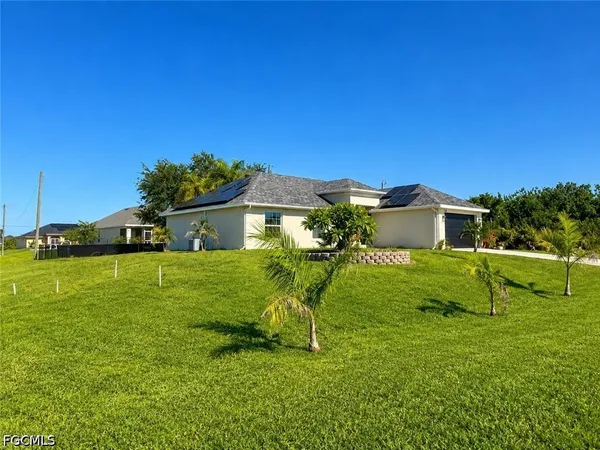 $2,500 | 2600 Northwest 1st Place, Cape Coral, FL 33993