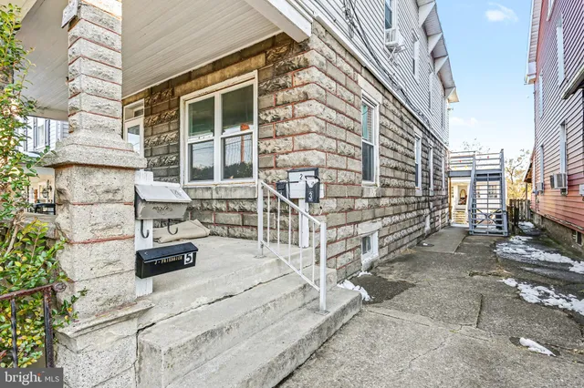 $995 | 626 State Street, Unit 4, Lemoyne, PA 17043