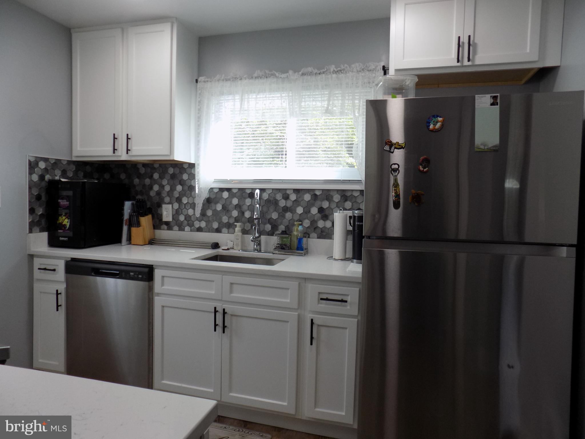 2431 Woodcroft Road Baltimore, MD 21234 - Photo 7 of 18 Kitchen