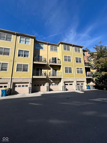 $2,095 | 521 North Park Avenue, Indianapolis, IN 46202