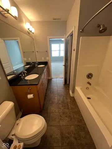 $2,095 | 521 North Park Avenue, Indianapolis, IN 46202