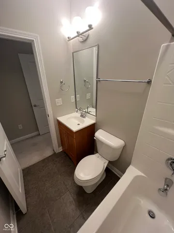 $2,095 | 521 North Park Avenue, Indianapolis, IN 46202