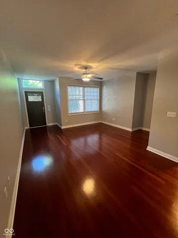 $2,095 | 521 North Park Avenue, Indianapolis, IN 46202