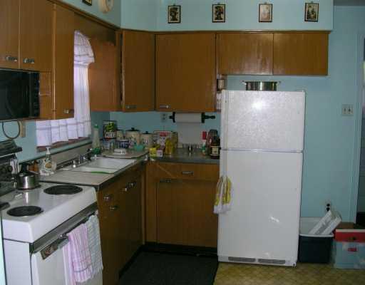 1091 Harding Street Bridgeville, PA 15017 - Photo 3 of 8 Kitchen.