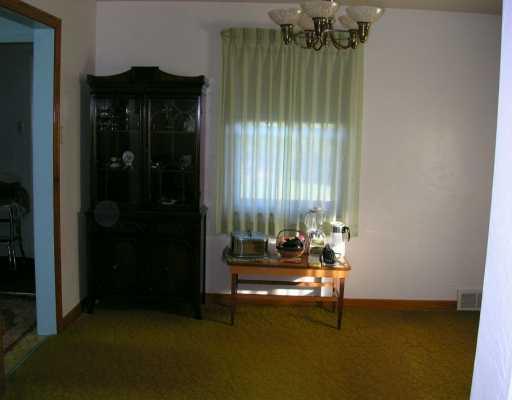 1091 Harding Street Bridgeville, PA 15017 - Photo 4 of 8 Dining Room.