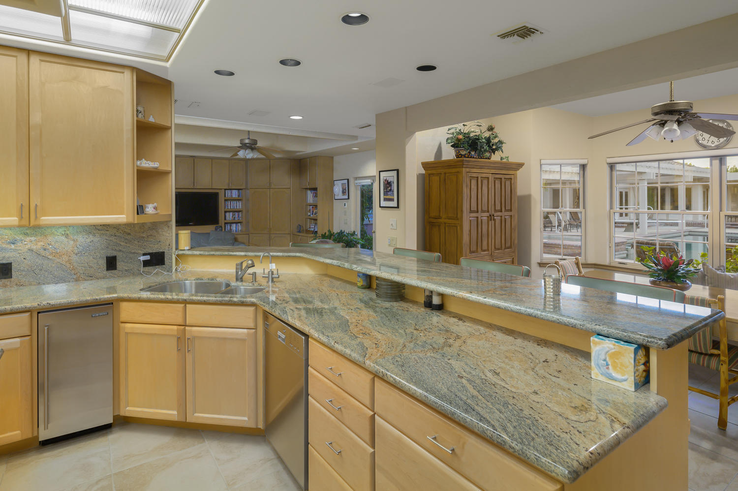 72420 Silver Spur Lane Rancho Mirage, CA 92270 - Photo 5 of 130 72420 Silver Spur Ln Rancho-large-040-04