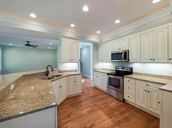 $3,500 | 8028 Burgundy Circle, Unit 82, Chattanooga, TN 37421