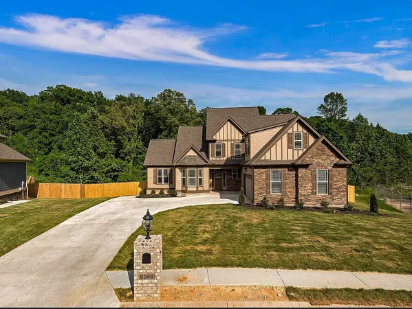 $3,500 | 8028 Burgundy Circle, Unit 82, Chattanooga, TN 37421