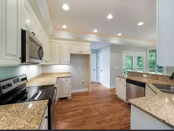 $3,500 | 8028 Burgundy Circle, Unit 82, Chattanooga, TN 37421