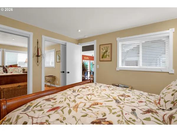 $560,000 | 6027 View Loop, Florence, OR 97439