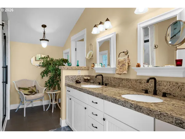 $560,000 | 6027 View Loop, Florence, OR 97439