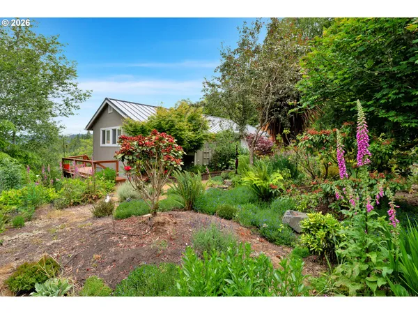 $560,000 | 6027 View Loop, Florence, OR 97439