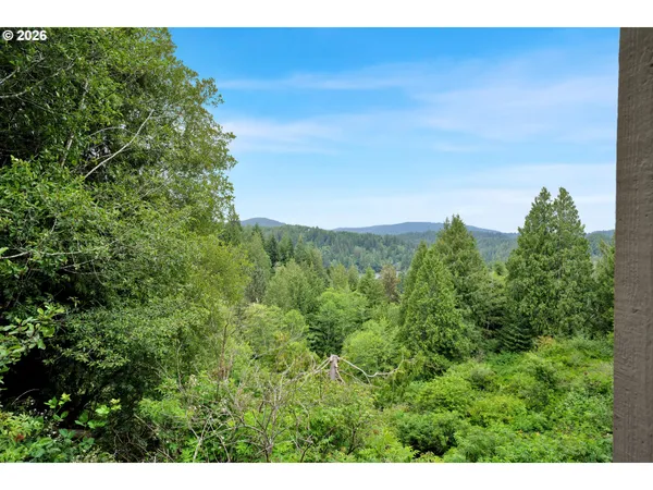 $560,000 | 6027 View Loop, Florence, OR 97439