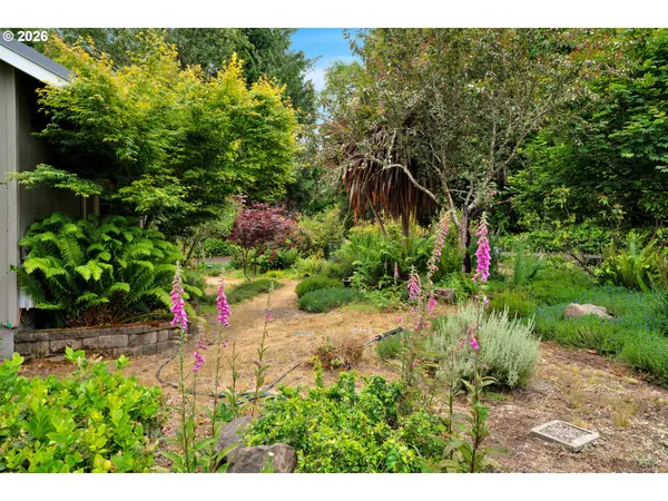 $560,000 | 6027 View Loop, Florence, OR 97439