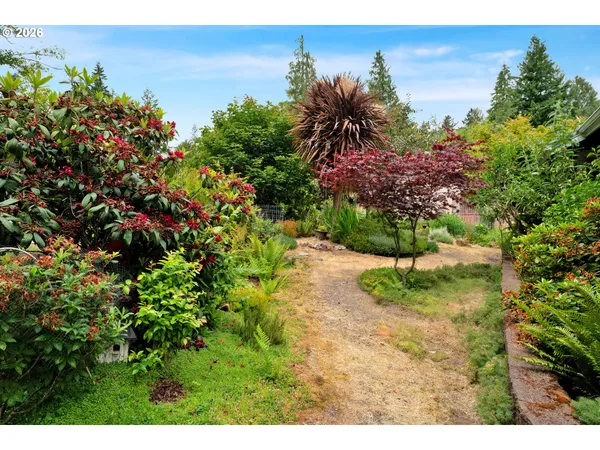 $560,000 | 6027 View Loop, Florence, OR 97439