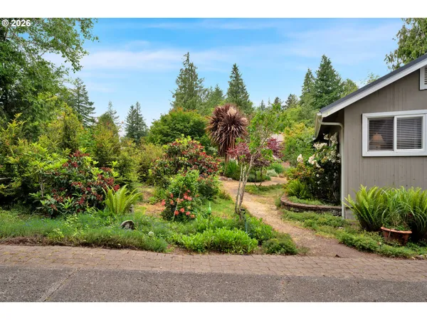 $560,000 | 6027 View Loop, Florence, OR 97439