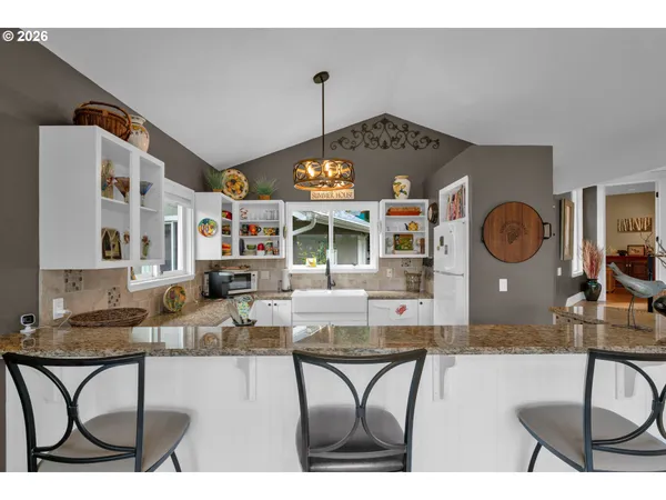 $560,000 | 6027 View Loop, Florence, OR 97439