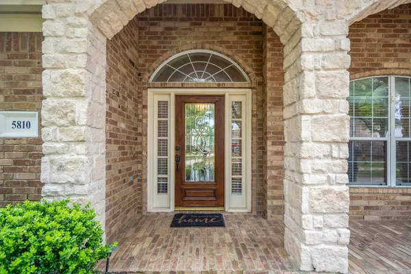 $460,000 | 5810 Sequoia Trace Court, Spring, TX 77379