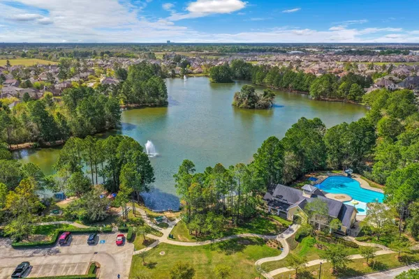$460,000 | 5810 Sequoia Trace Court, Spring, TX 77379