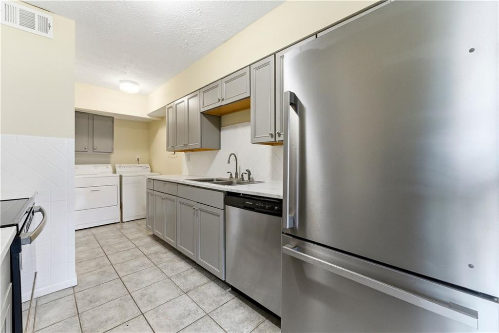 1448 Pine Log Road Northeast, Unit B Conyers, GA 30012 - Photo 9 of 25