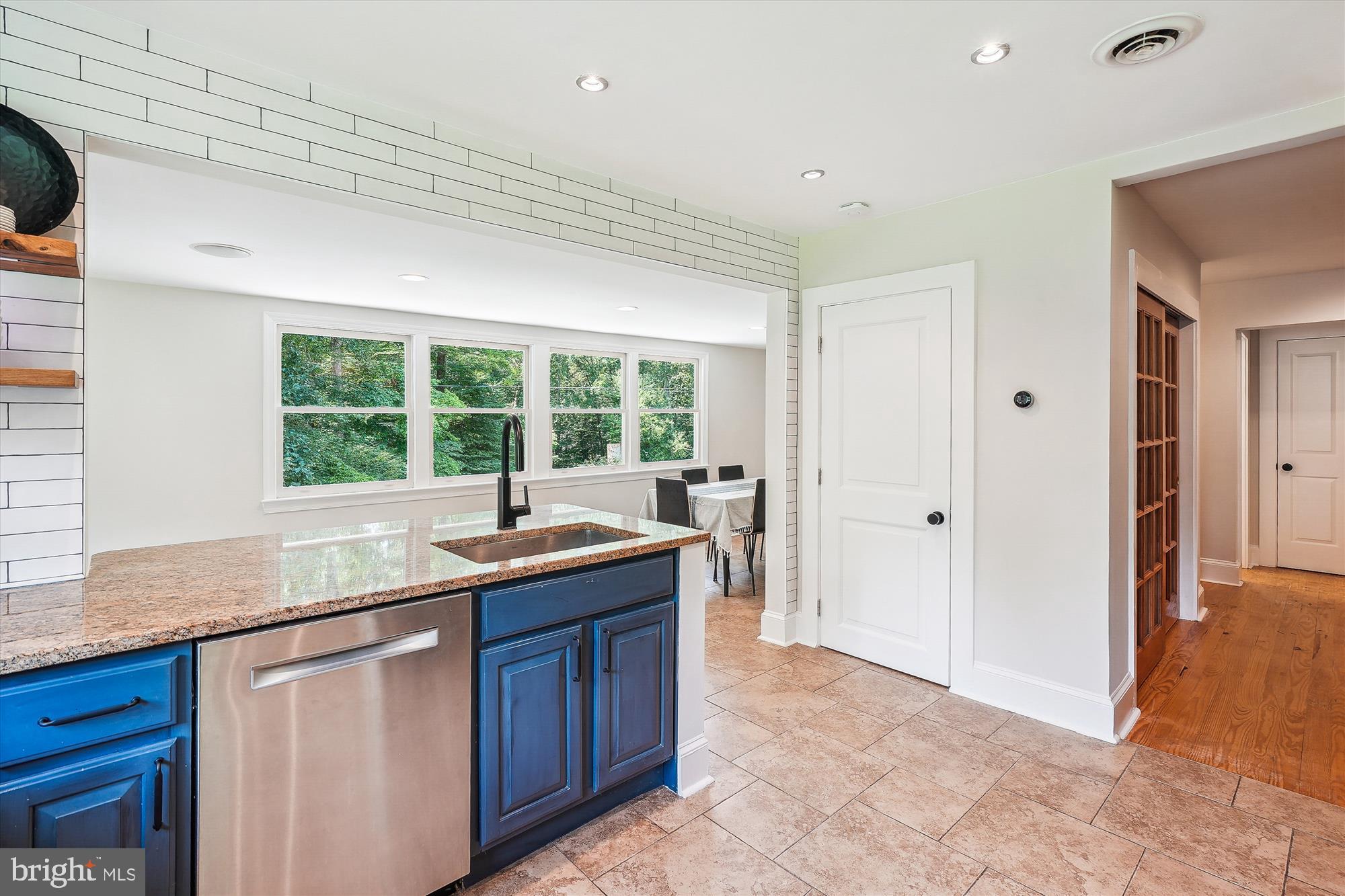 12377 Henderson Road Clifton, VA 20124 - Photo 17 of 85 Kitchen