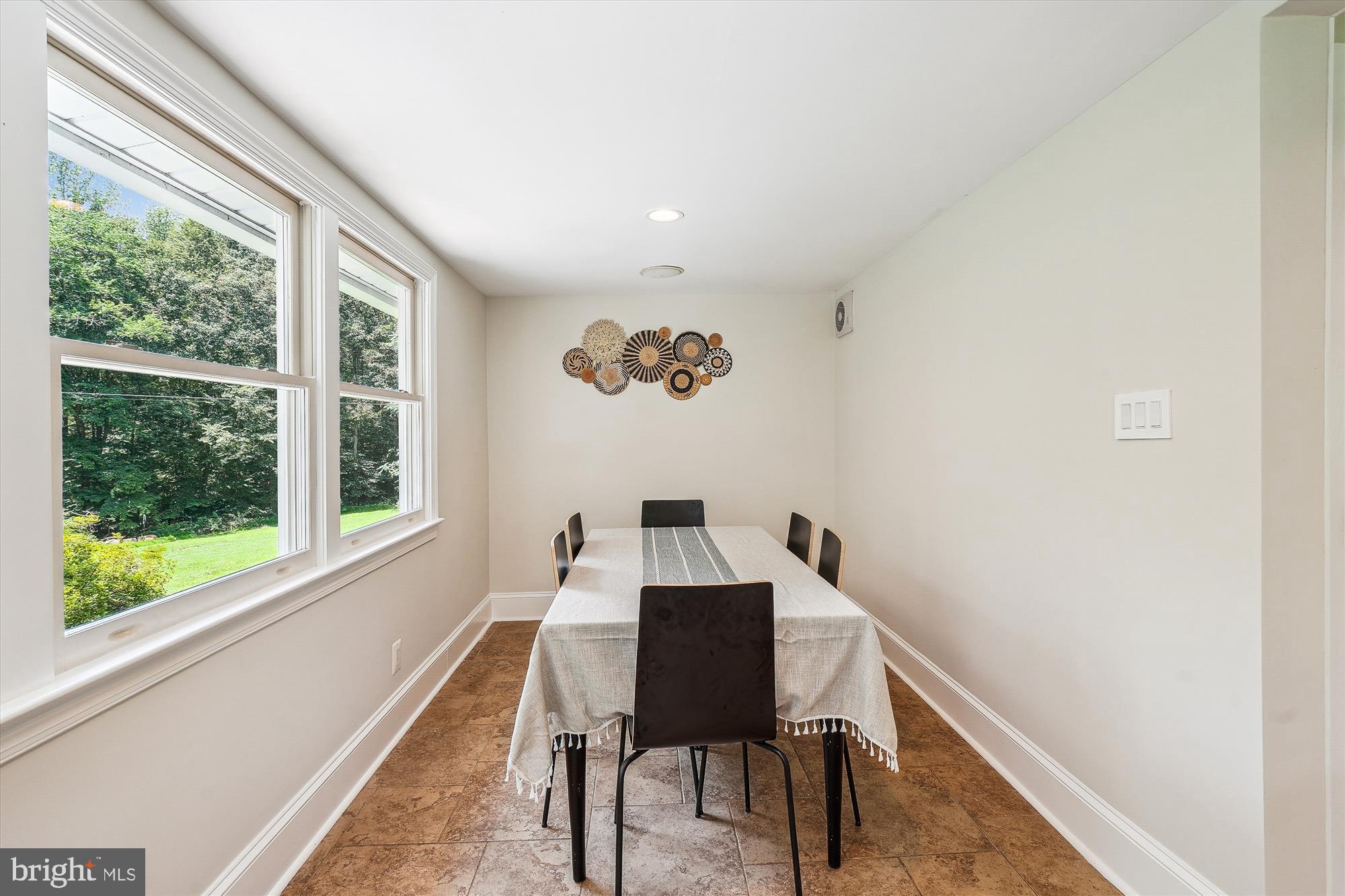 12377 Henderson Road Clifton, VA 20124 - Photo 20 of 85 Dining area off kitchen