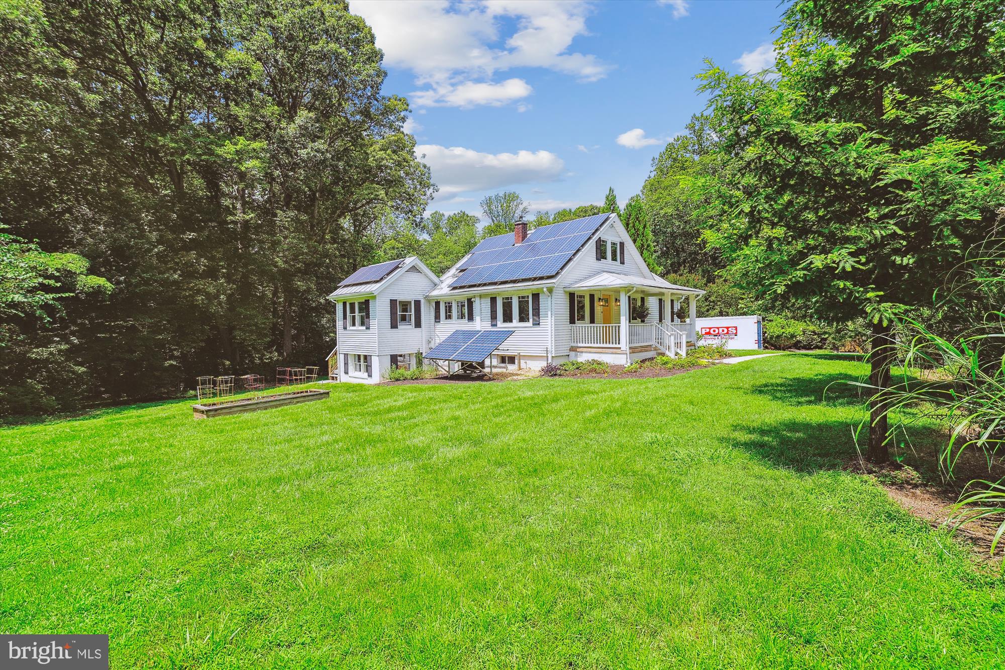 12377 Henderson Road Clifton, VA 20124 - Photo 4 of 85 Side view of home