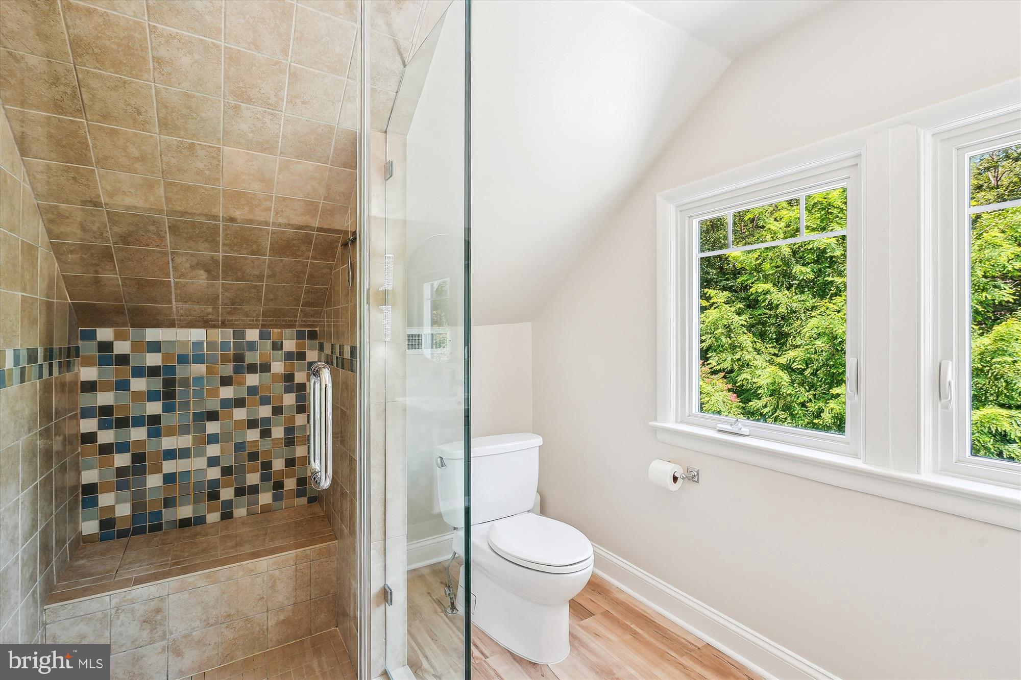 12377 Henderson Road Clifton, VA 20124 - Photo 43 of 85 Upper level full bath