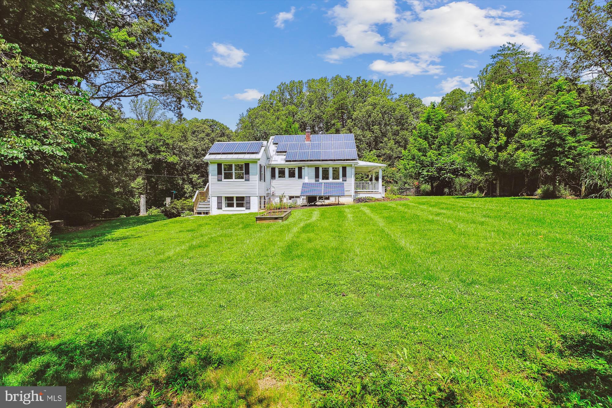 12377 Henderson Road Clifton, VA 20124 - Photo 73 of 85 Side of home