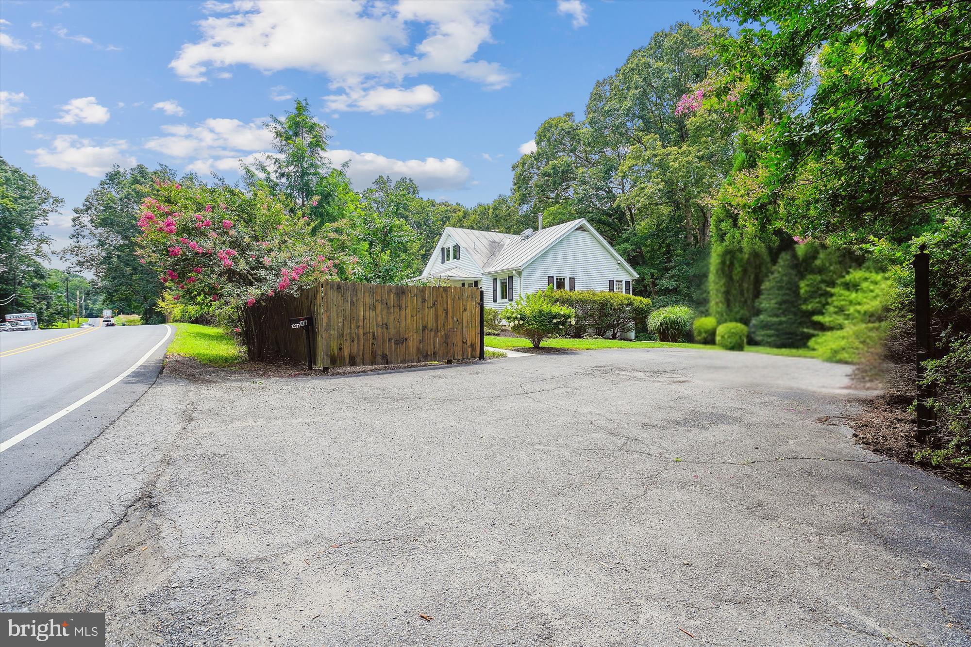 12377 Henderson Road Clifton, VA 20124 - Photo 79 of 85 Driveway
