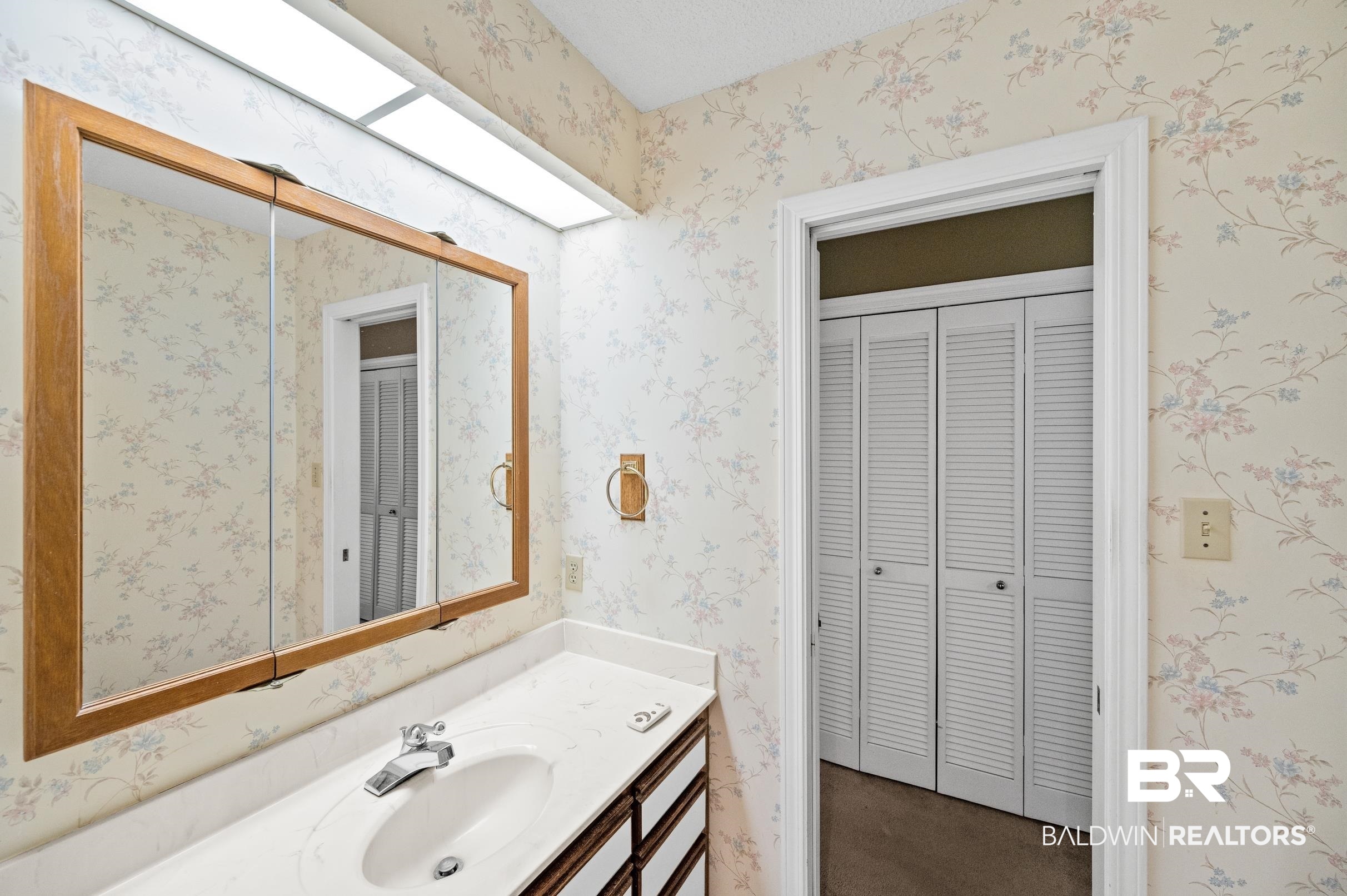 303 West Palm Avenue Foley, AL 36535 - Photo 21 of 32 Bathroom featuring vanity