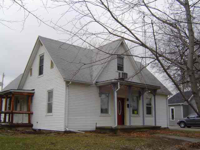 426 Fulton Avenue Rochester, IN 46975 - Photo 1 of 3