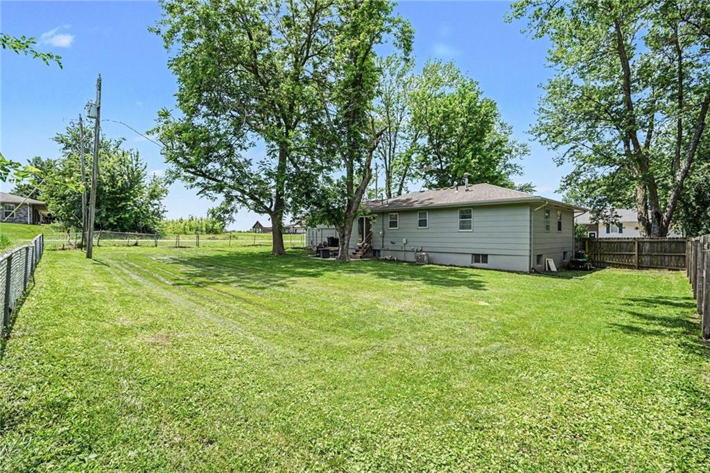 601 Mark Street Lathrop, MO 64465 - Photo 26 of 33