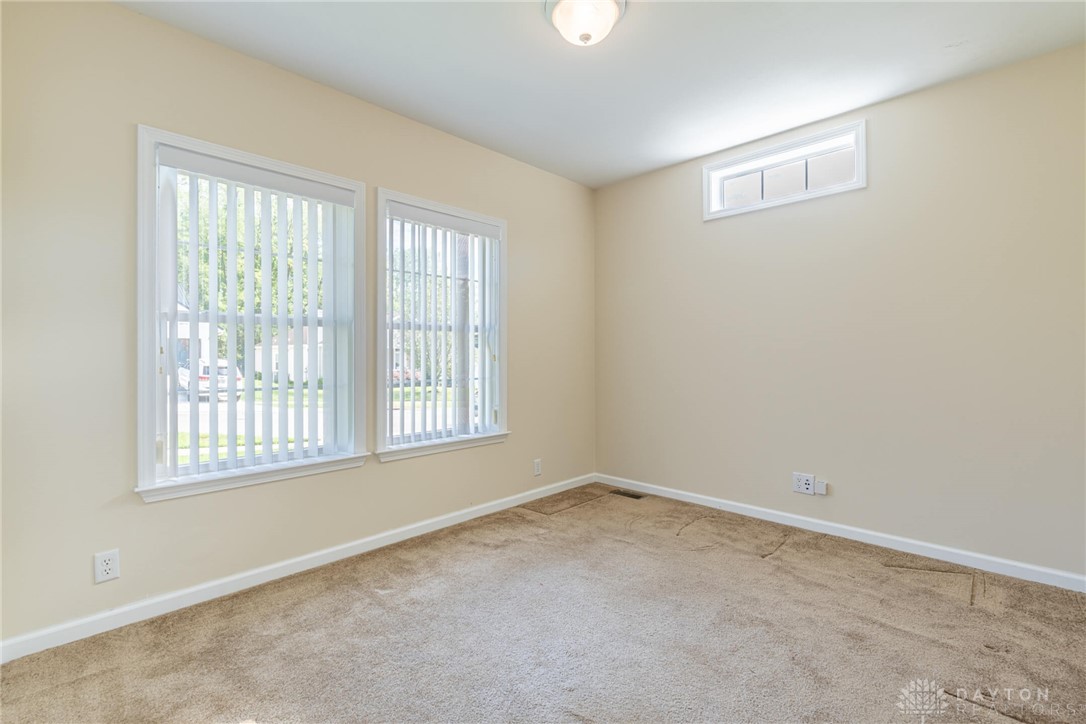 381 Englewood Road Springfield, OH 45503 - Photo 16 of 31 Gallery Image 16