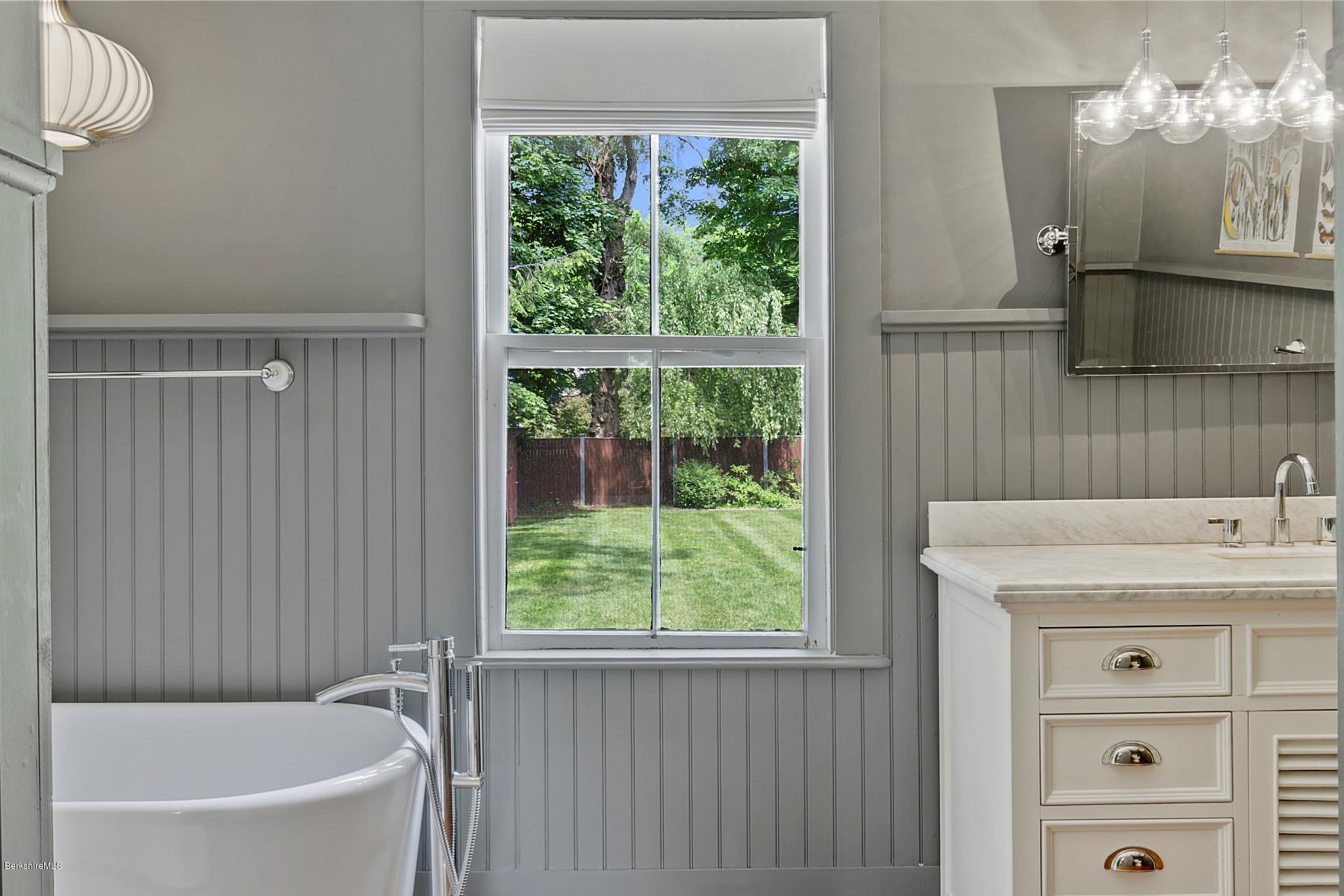 1135 Ashley Falls Road Sheffield, MA 01222 - Photo 18 of 32 18masterbath