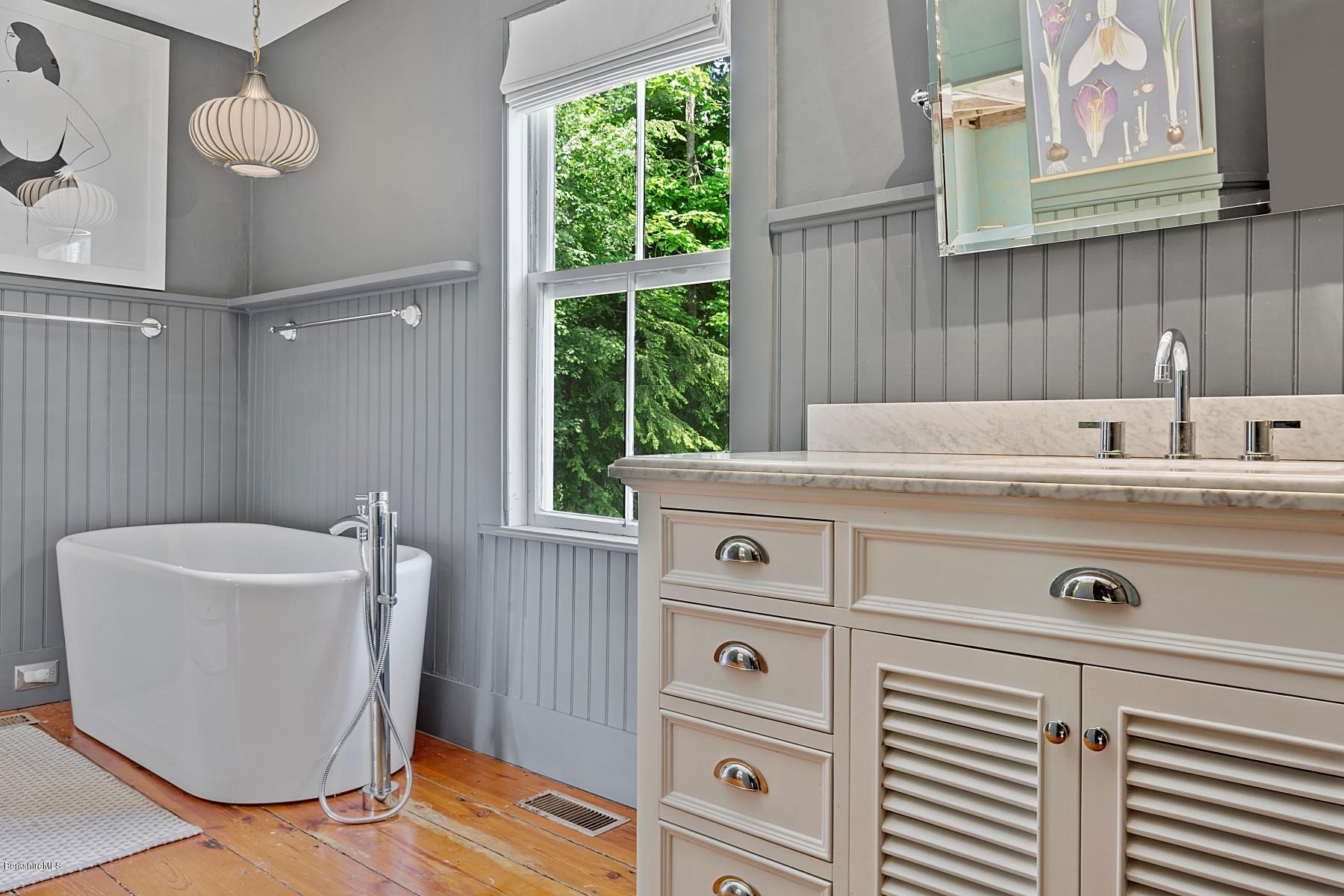 1135 Ashley Falls Road Sheffield, MA 01222 - Photo 19 of 32 19masterbath
