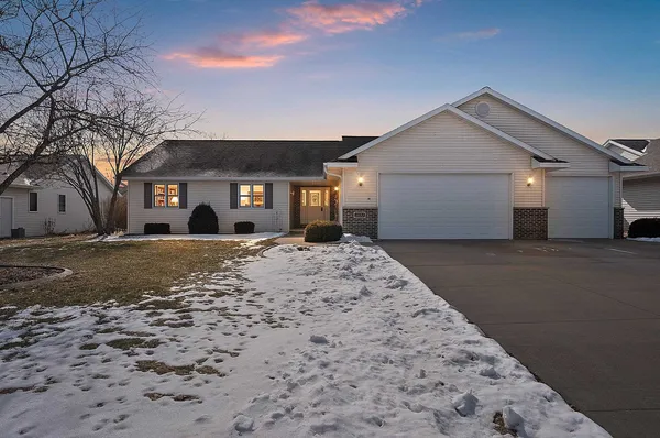 $399,900 | 3133 Selma Court, Appleton, WI 54914