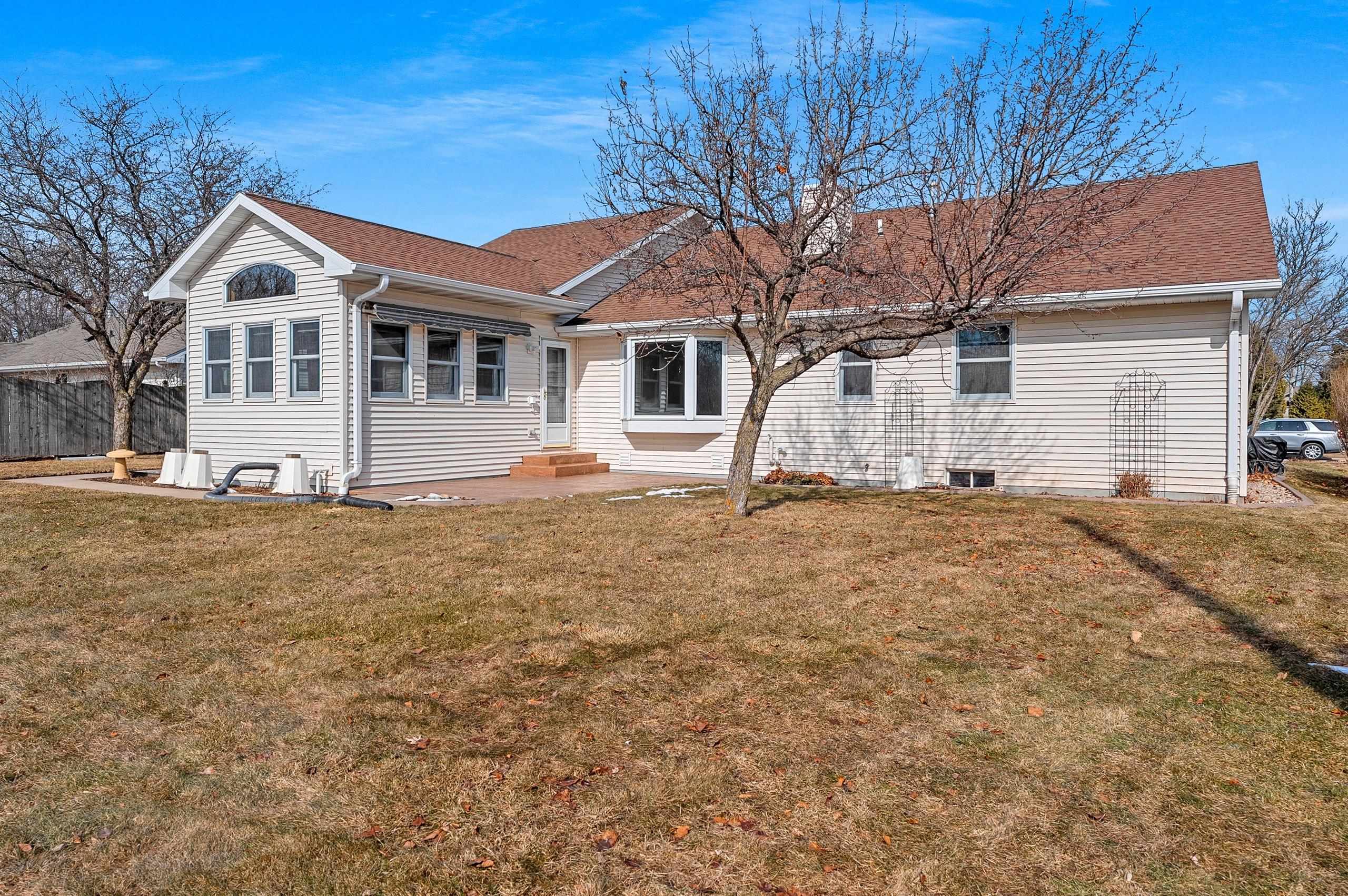 3133 Selma Court Appleton, WI 54914 - Photo 7 of 47