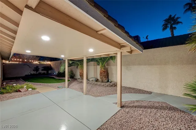 $495,000 | 805 Blue Springs Drive, Henderson, NV 89002