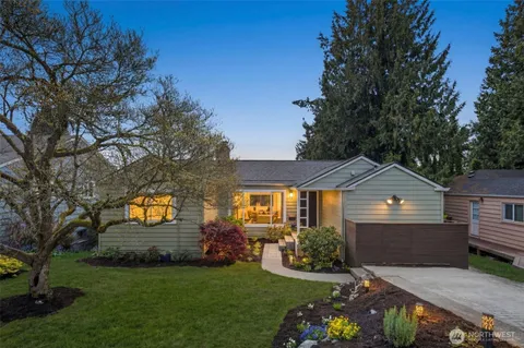 $1,895,000 | 4531 Stanford Avenue Northeast, Seattle, WA 98105